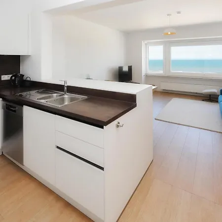 Apartamento Lovely In With House Sea View