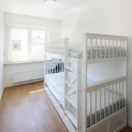 Apartamento Lovely In With House Sea View